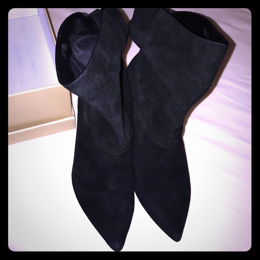 MKORS slouch Carey Booties In Black 💕